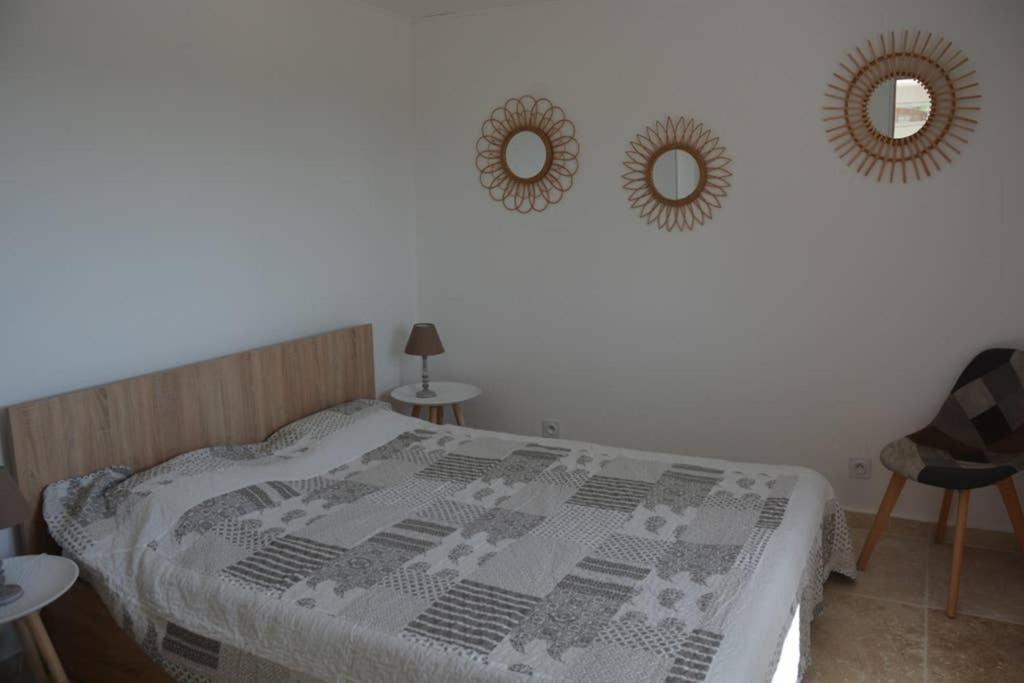 La Venturonne Appartement Neuf Rez De Jardin 45 M2 Vue Mer Et Vignes 10 Mn Des Plages Le Beausset Kültér fotó