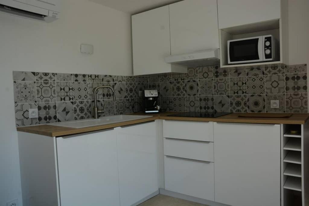 La Venturonne Appartement Neuf Rez De Jardin 45 M2 Vue Mer Et Vignes 10 Mn Des Plages Le Beausset Kültér fotó
