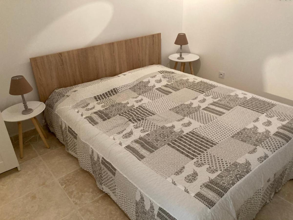 La Venturonne Appartement Neuf Rez De Jardin 45 M2 Vue Mer Et Vignes 10 Mn Des Plages Le Beausset Kültér fotó