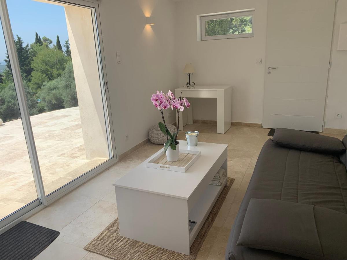 La Venturonne Appartement Neuf Rez De Jardin 45 M2 Vue Mer Et Vignes 10 Mn Des Plages Le Beausset Kültér fotó