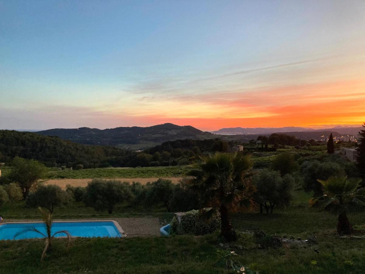 La Venturonne Appartement Neuf Rez De Jardin 45 M2 Vue Mer Et Vignes 10 Mn Des Plages Le Beausset Kültér fotó